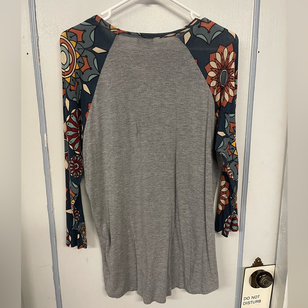 Lularoe- Randy top- size medium- - Picture 5 of 5